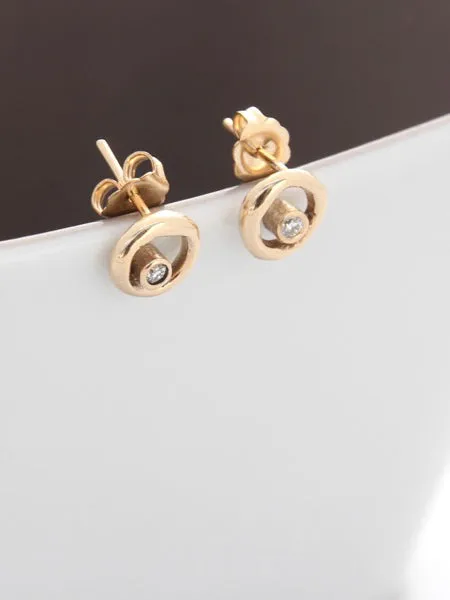 Aura Studs | 9k Gold