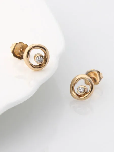 Aura Studs | 9k Gold