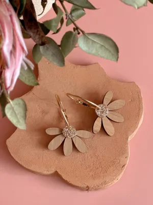 Jumbo Daisy Hoop Earrings | Cherrywood   Gold Glitter