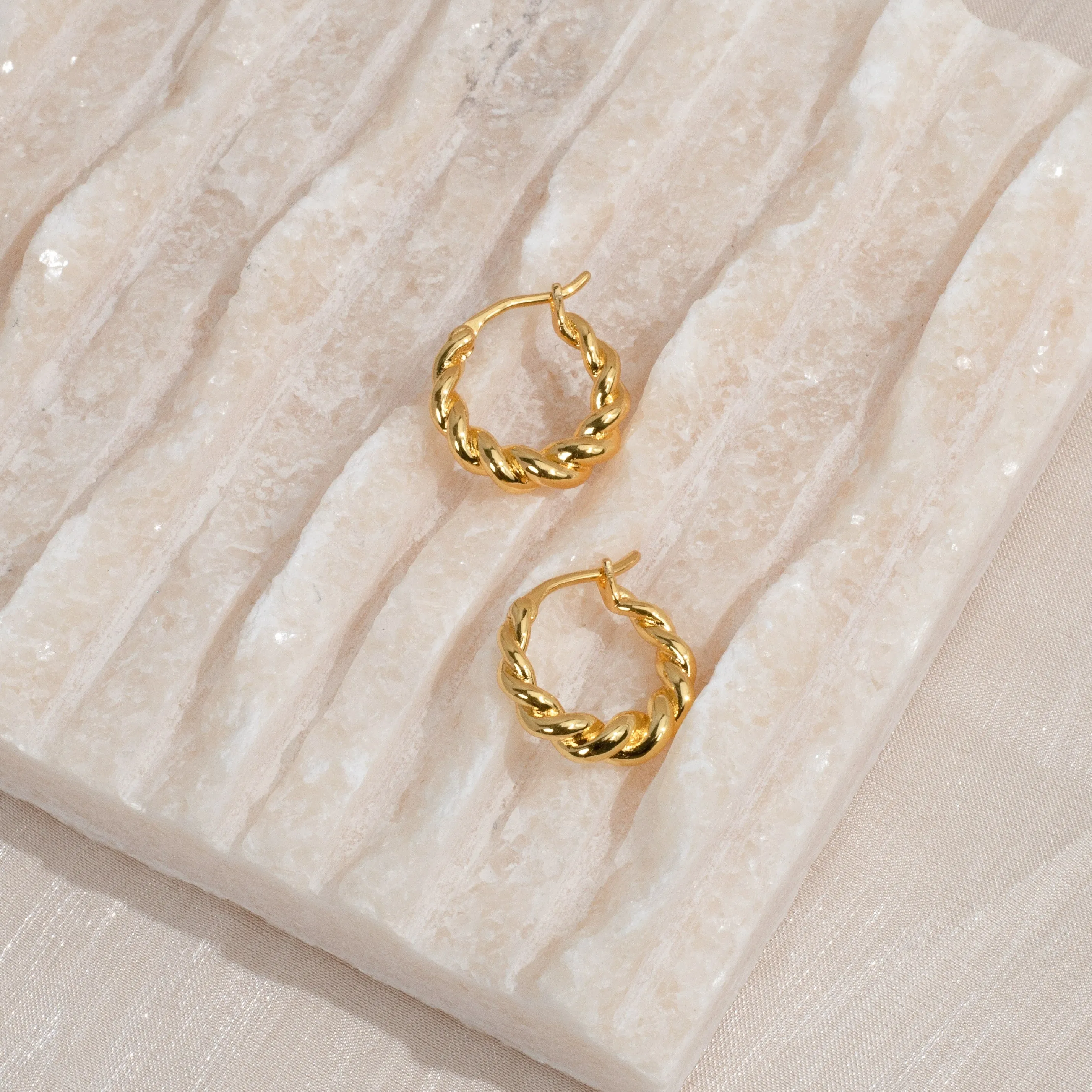 Luca Twisted Hoops